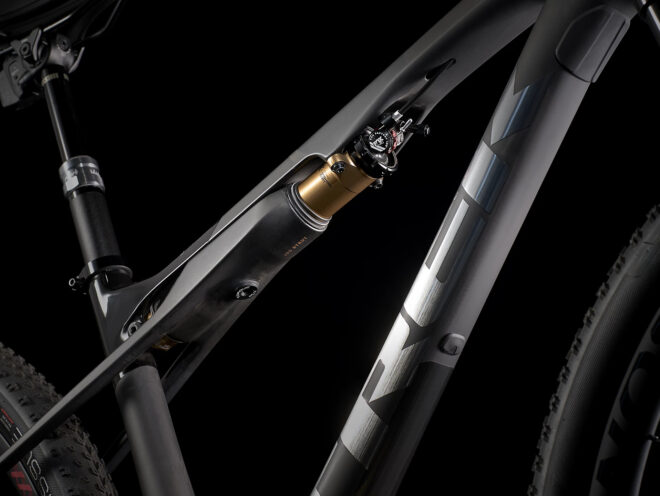 【発送可能】 TREK トレック OCLV 500 フロントギア ペダル付き 直接引取希望】 TREK トレック OCLV 500 フロントギア ペダル