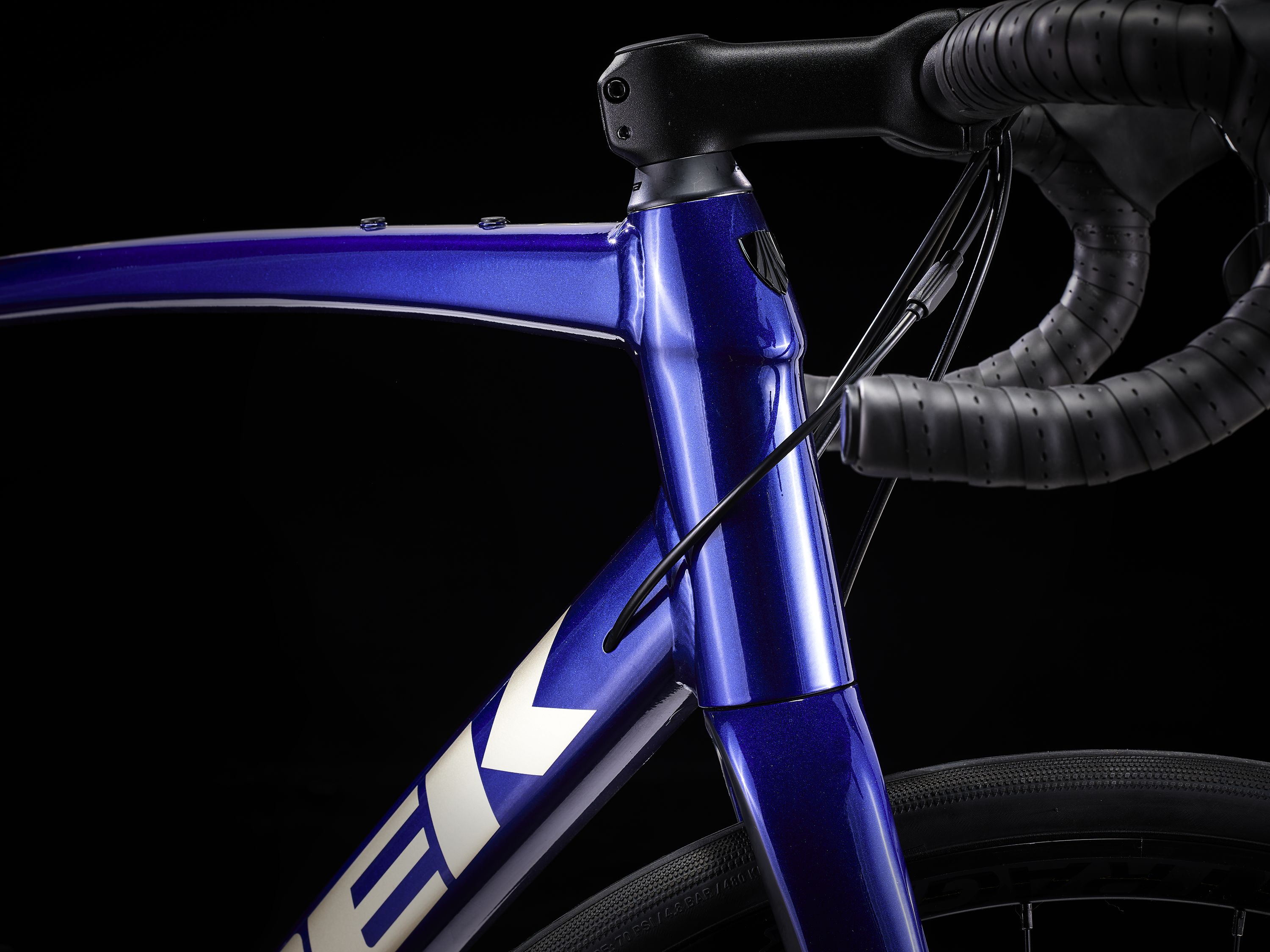 Trek domane al 2 deals blue book