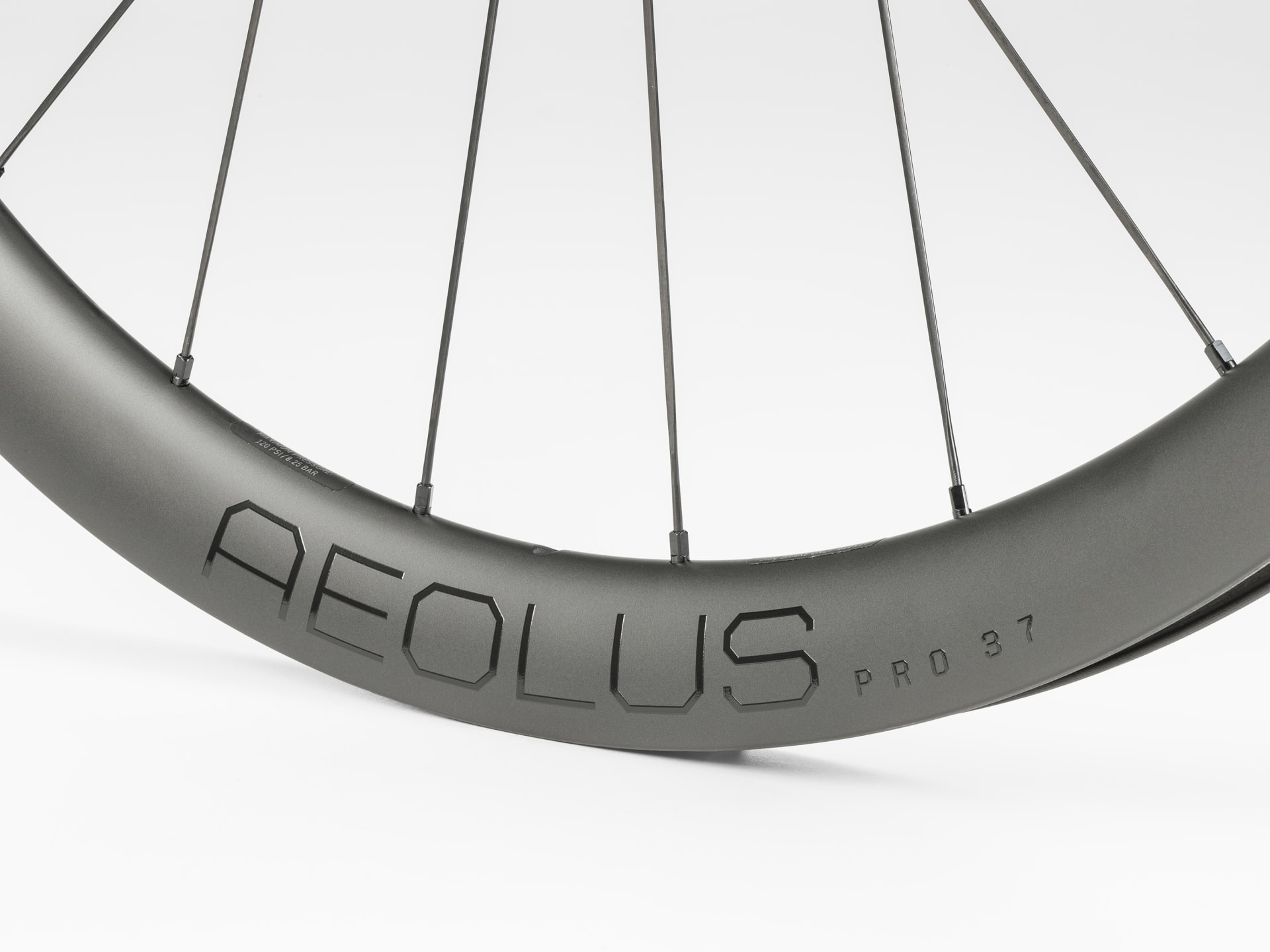 Bontrager Aeolus Pro TLR Disc Road Wheel