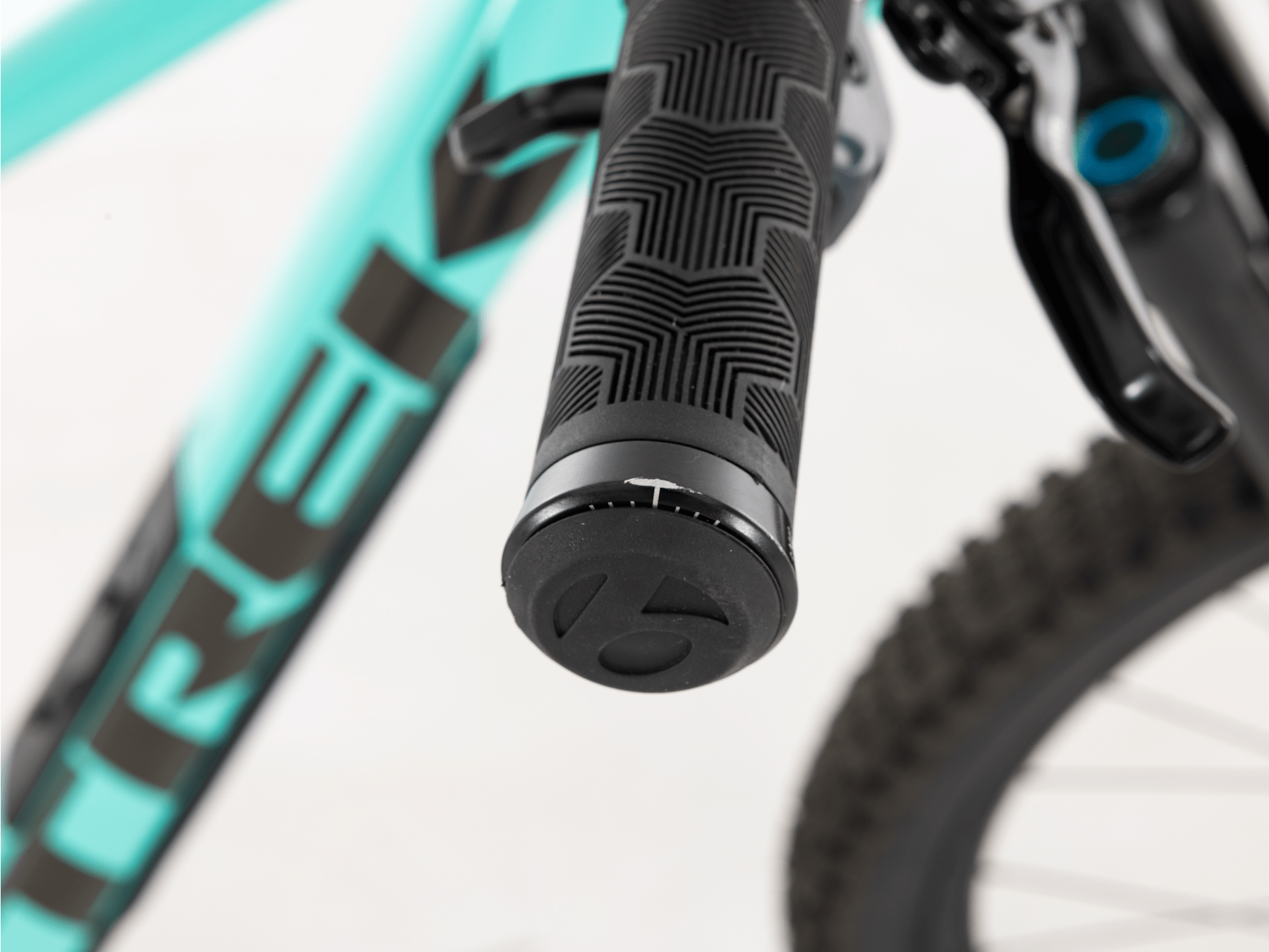 Slash 8 Gen 5 - 2022, X-Large