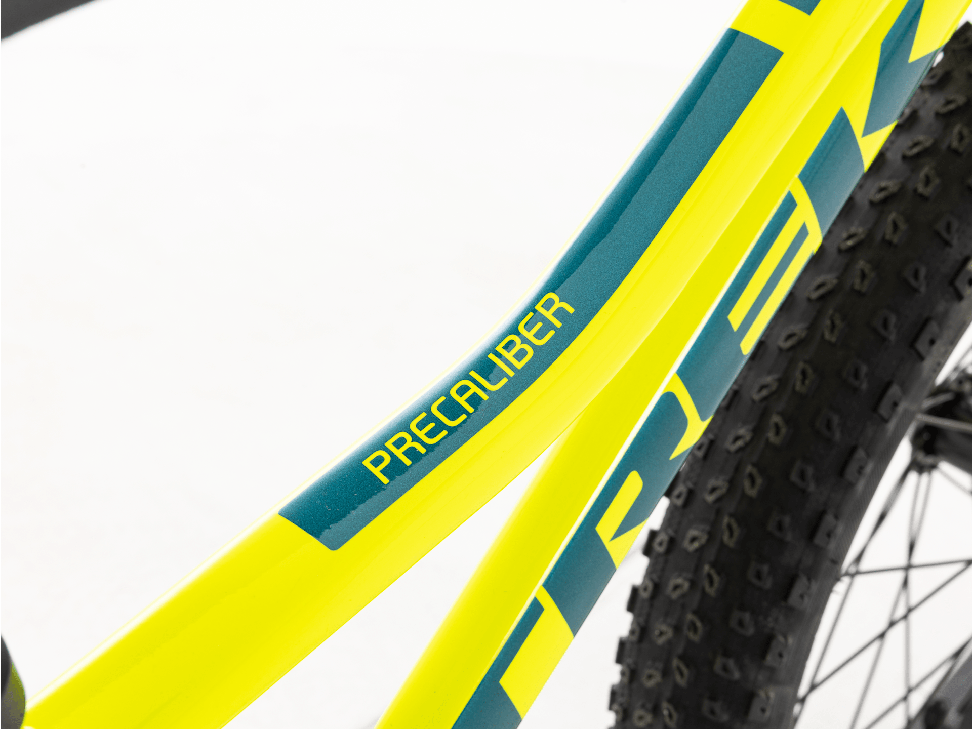 Precaliber 16 - 2026, 16"