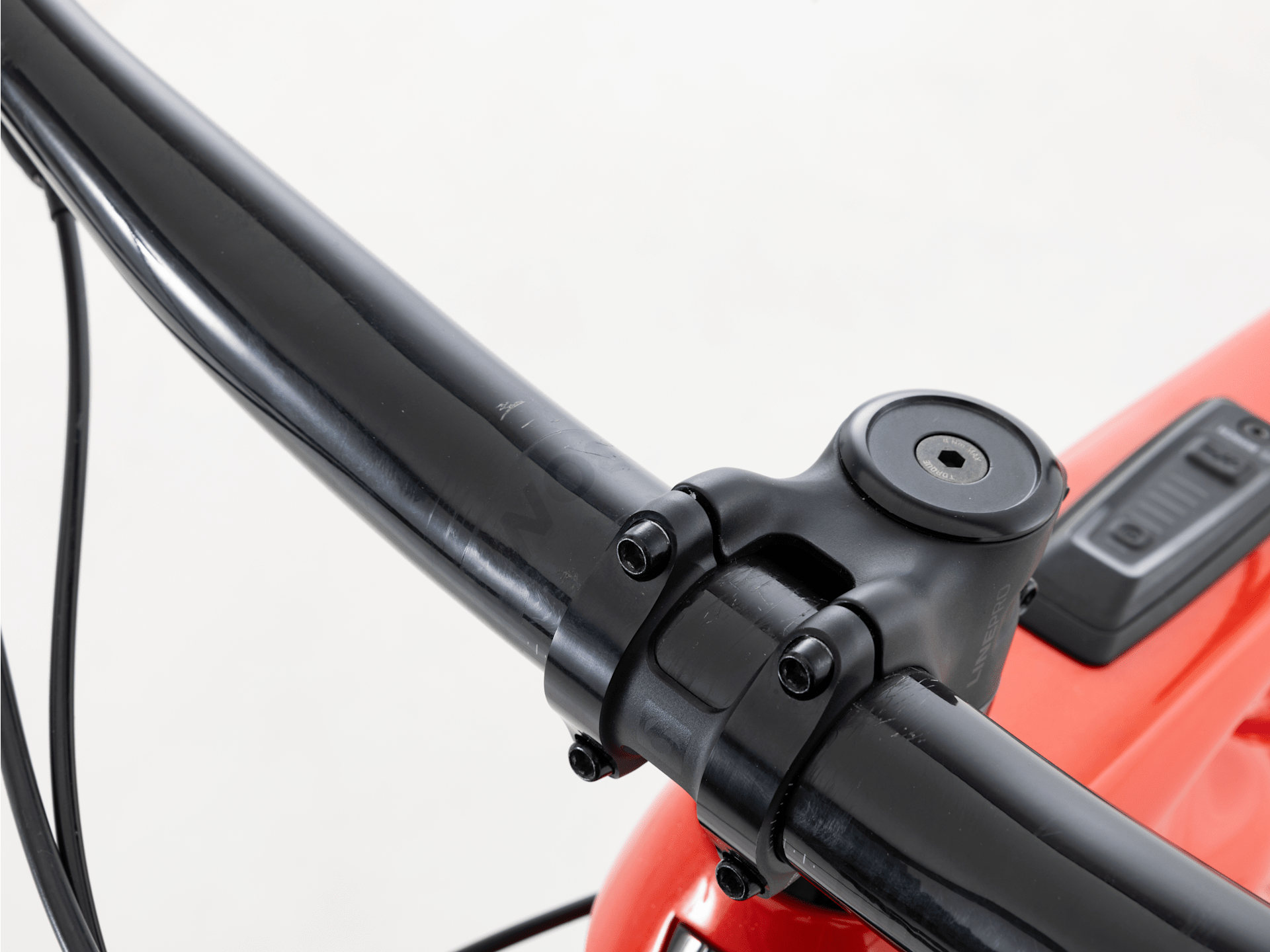 Rail 9.8 XT Gen 4 - 2024, Large