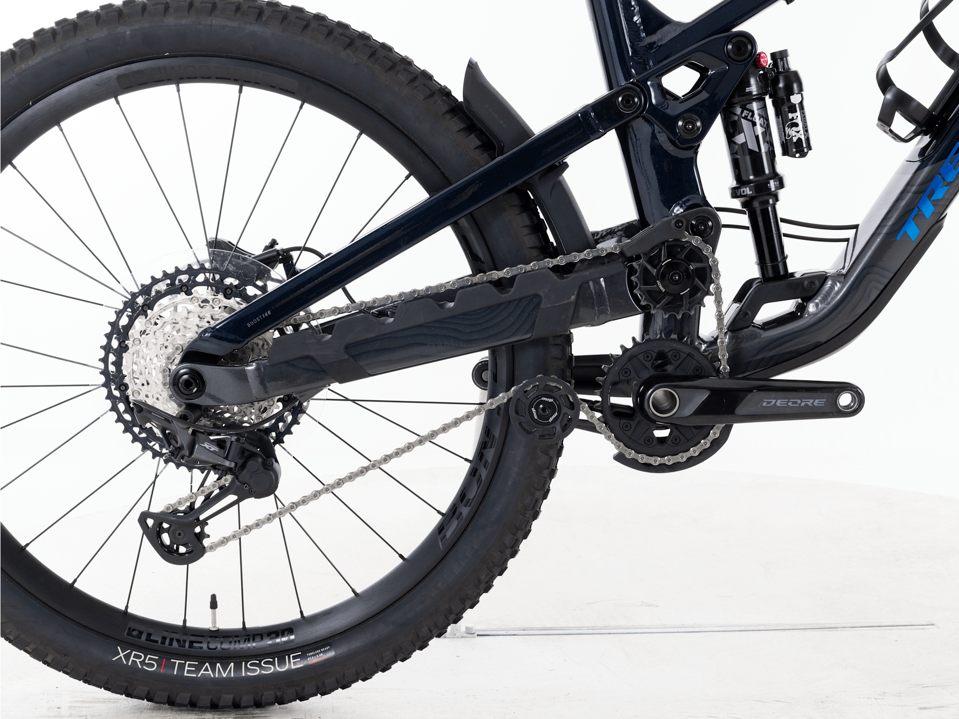 Slash 8 Gen 6 - 2025, Large