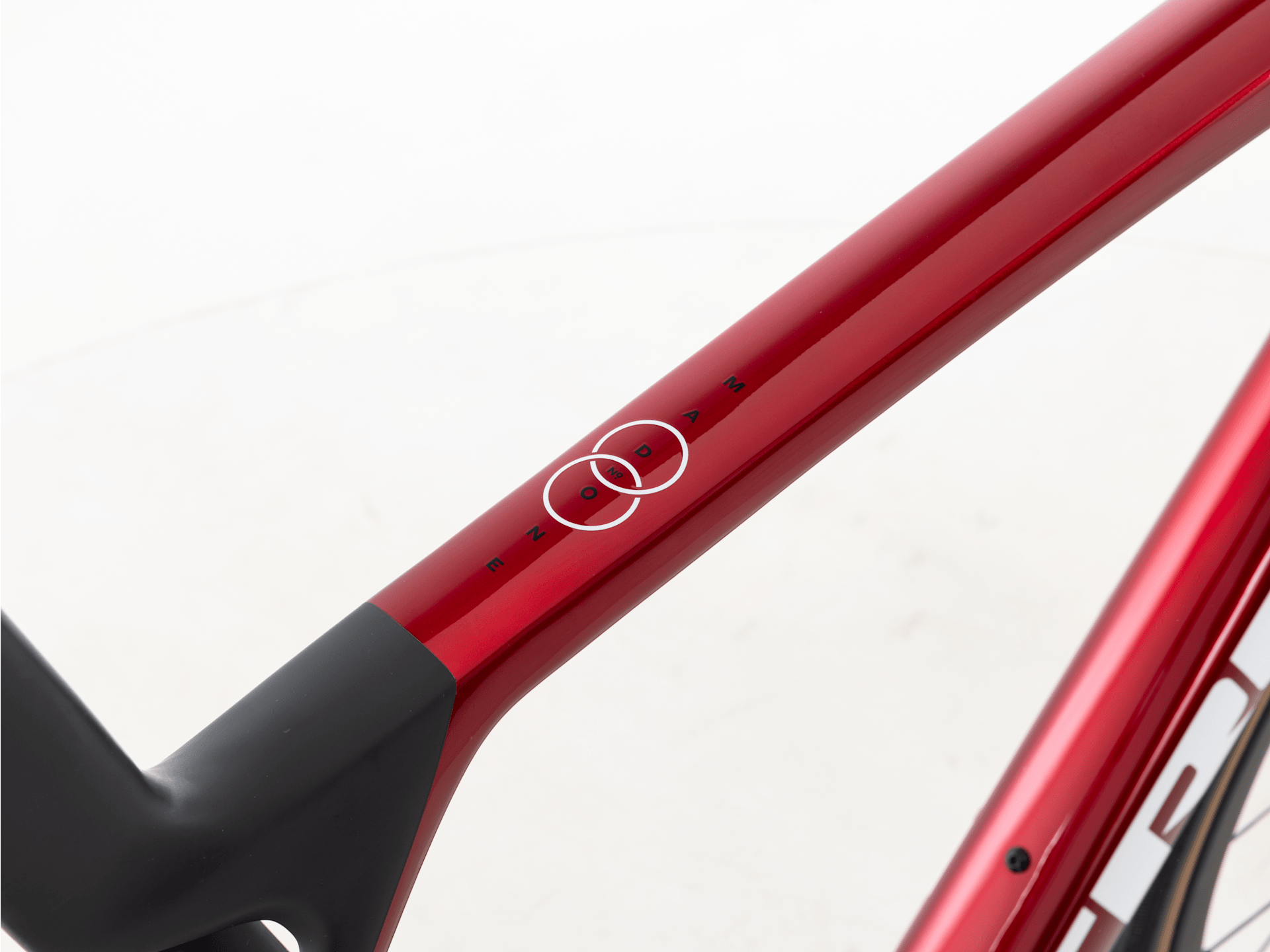 Madone SL 6 Gen 8 - 2025