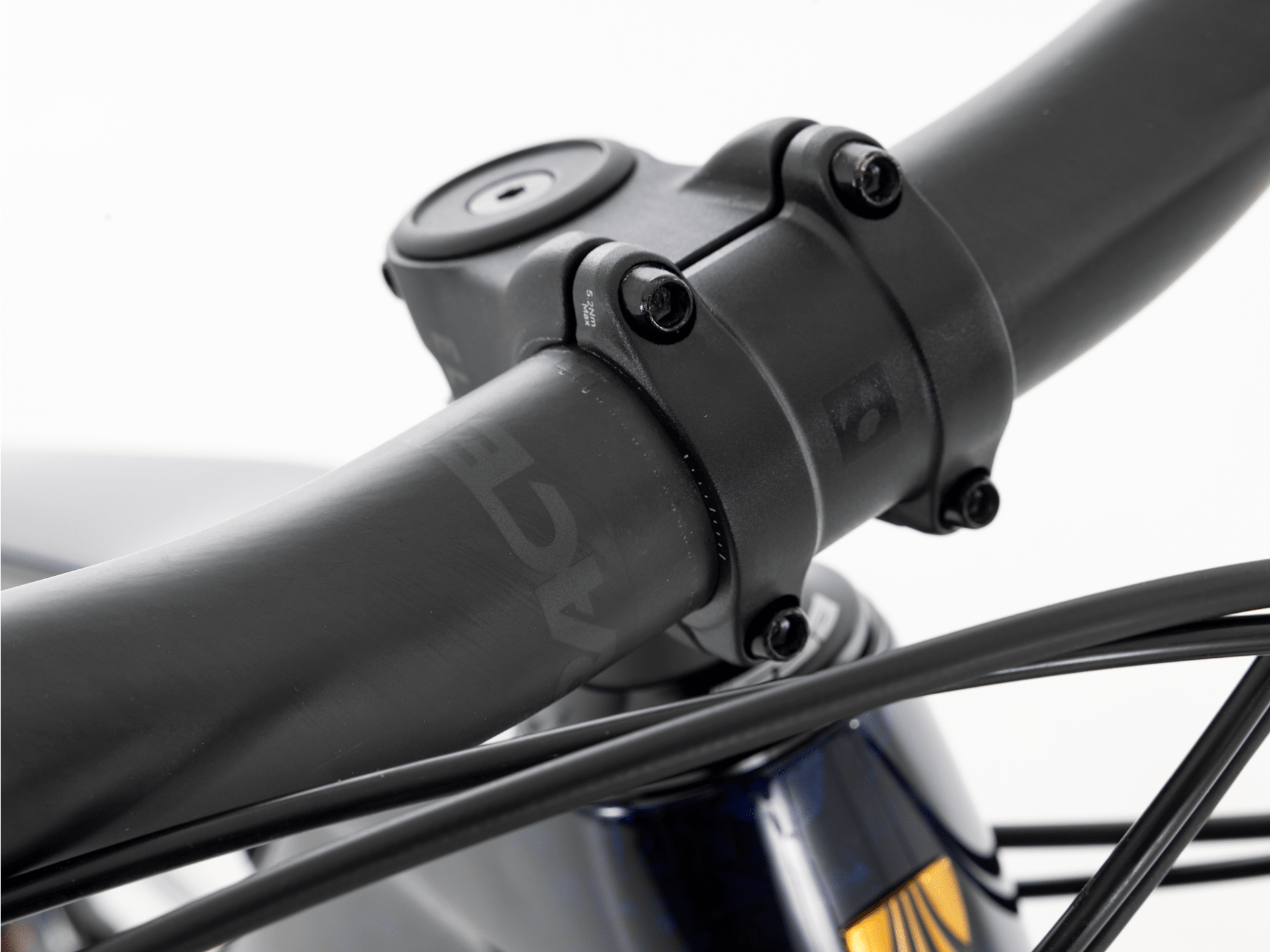 Fuel+ EX 9.8 Eagle 90 Gen 2 - 2026, Medium