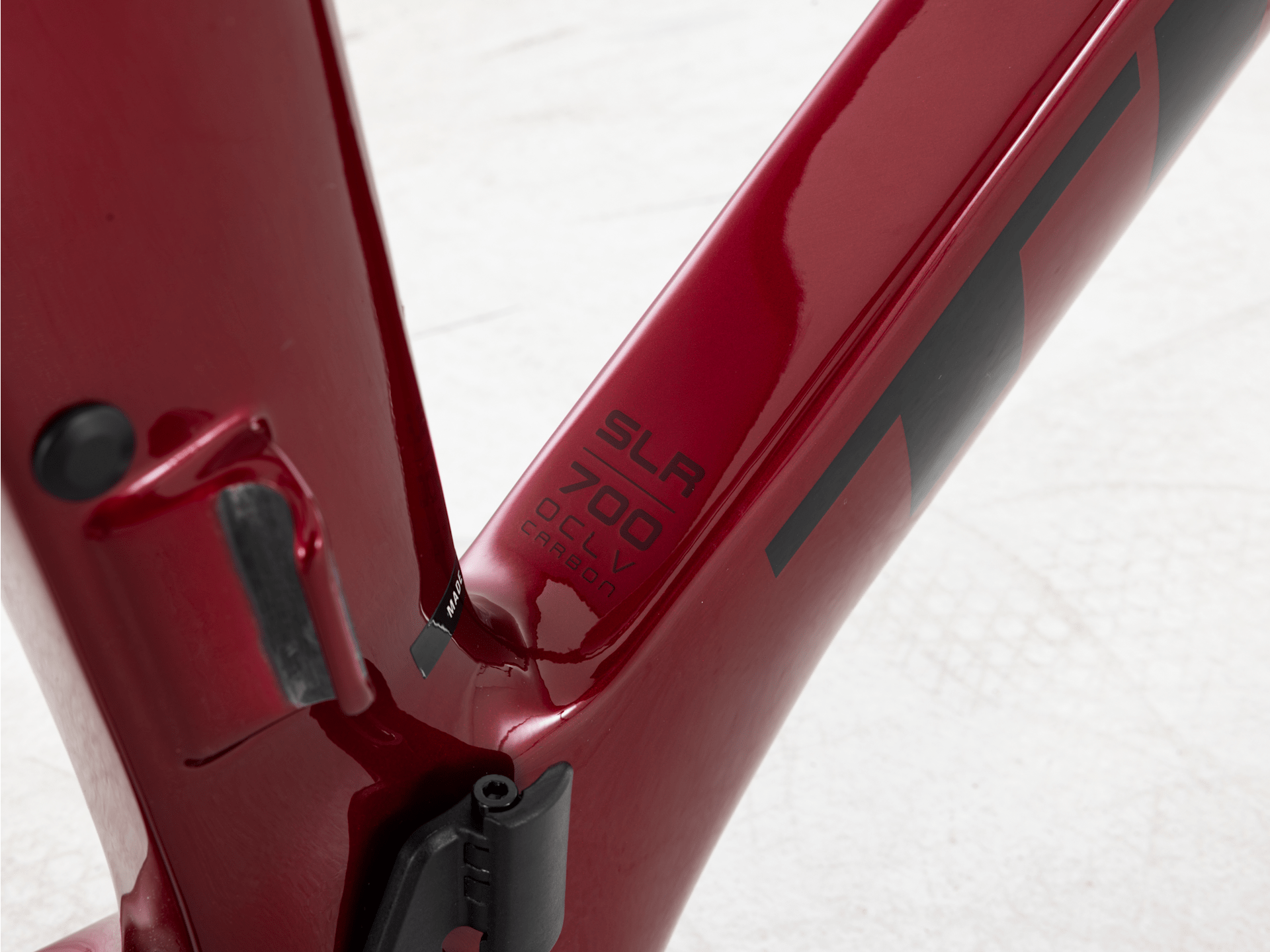 Madone SLR Gen 6 BB90 Rim Frameset - 2024