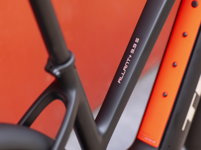 Trek allant+ 9.9 stagger deals