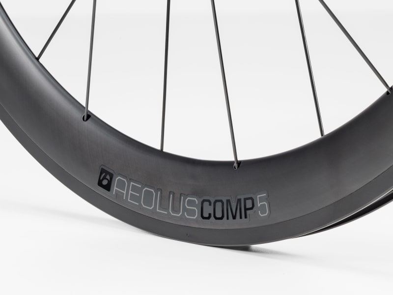 Bontrager aeolus comp 5 tlr disc road wheel clearance