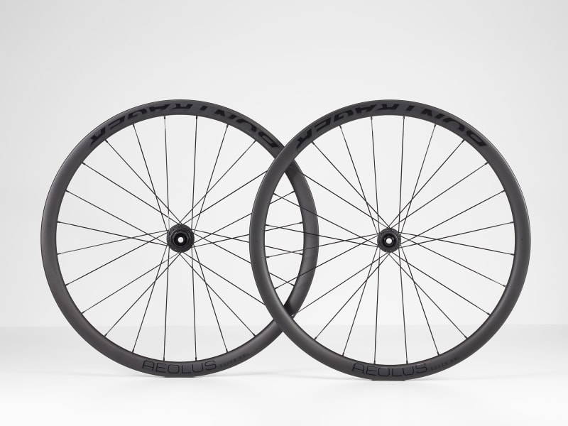 Bontrager Aeolus Elite 35 TLR Disc Road Wheel - Electra Bikes