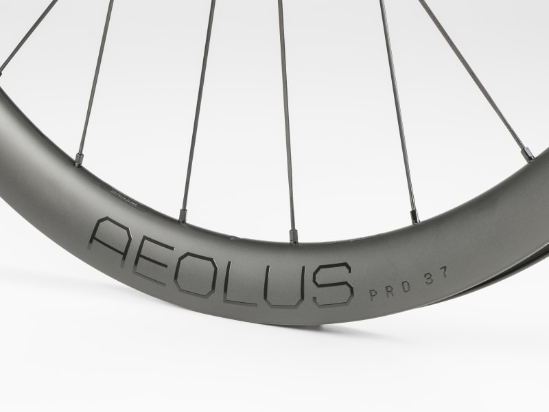 Bontrager Aeolus Pro 37 TLR Disc Road Wheel Trek Bikes CA