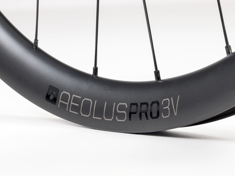 Bontrager Aeolus Pro 3V TLR Disc Road Wheel - Trek Bikes