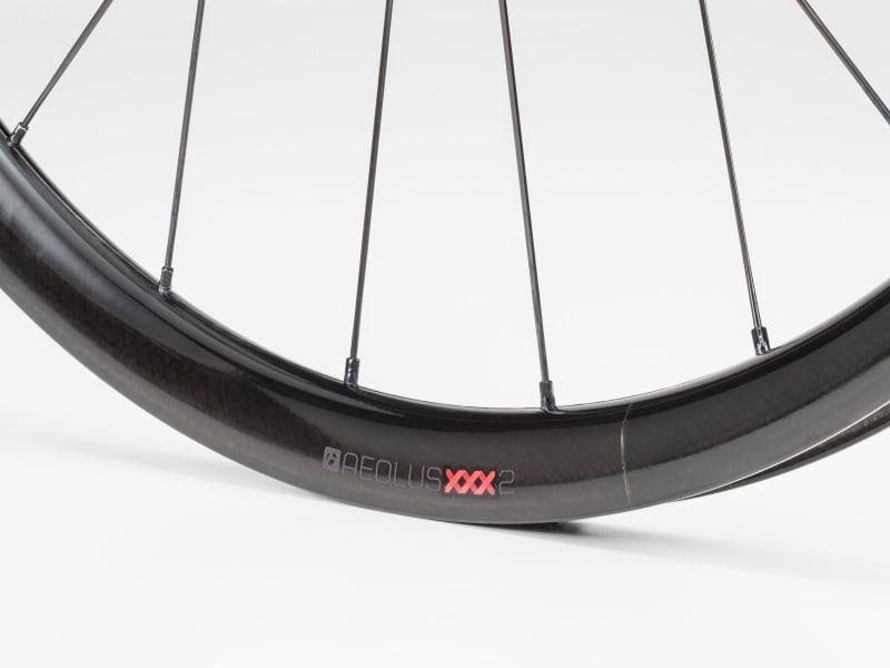 Bontrager Aeolus XXX 2 TLR Disc Clincher Road Wheel - Trek Bikes