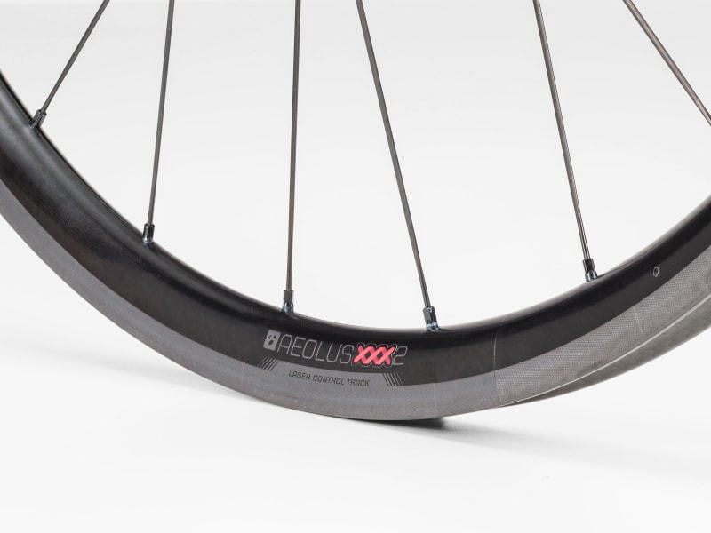 Bontrager Aeolus XXX 2 Tubular Road Wheel Trek Bikes DE