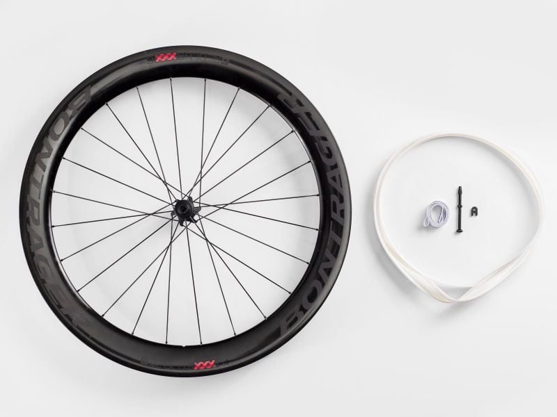 Bontrager Aeolus XXX 6 TLR Disc Clincher ロードホイール - Trek 