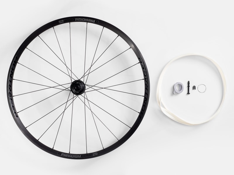 Bontrager Paradigm Comp 25 TLR Disc Road Wheel - Trek Bikes
