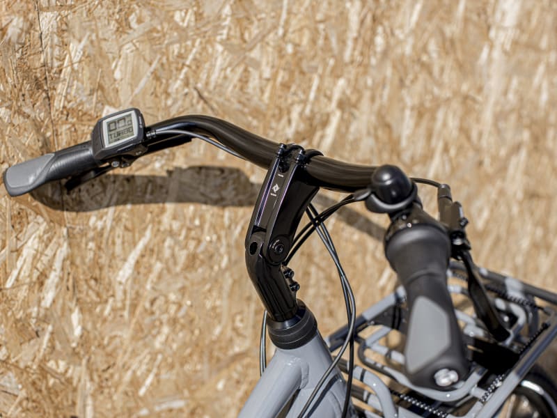 District 2 Stagger Electra Bikes GB