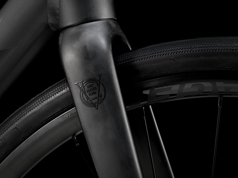 TREK Domane AL 2 GEN 4 × SHIMANO Claris FC-R2000クランク