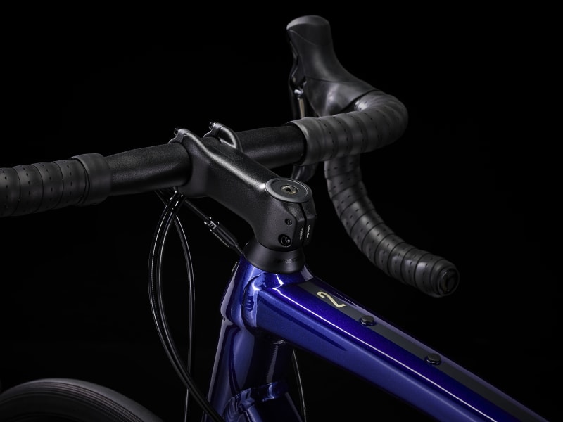 Trek domane al on sale 2 disc review