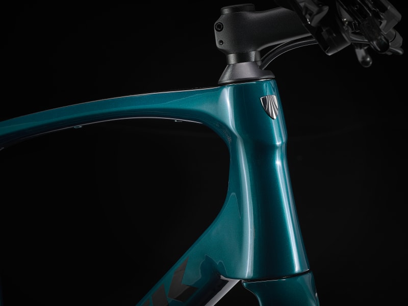 Trek sport sale carbon 4