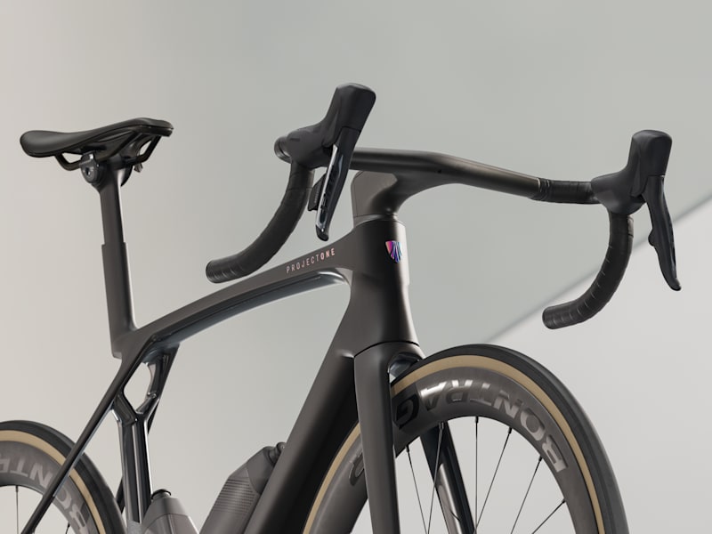 Trek madone slr 8 2021 hot sale