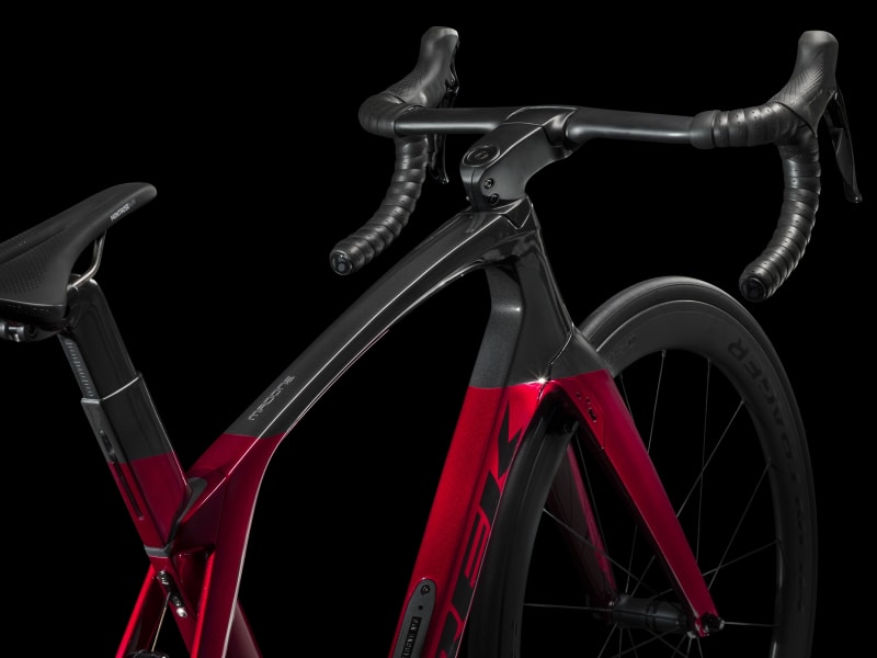 Trek madone slr 8 disc 2020 on sale