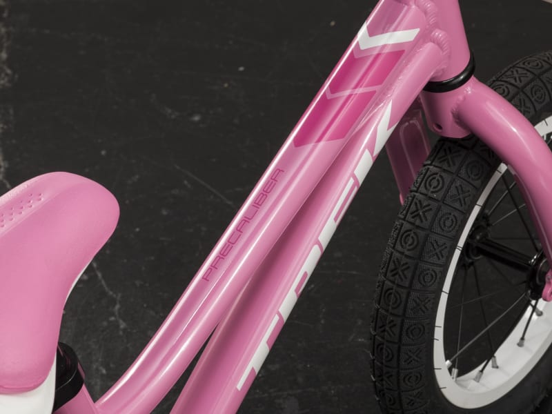Trek precaliber hot sale 12 pink