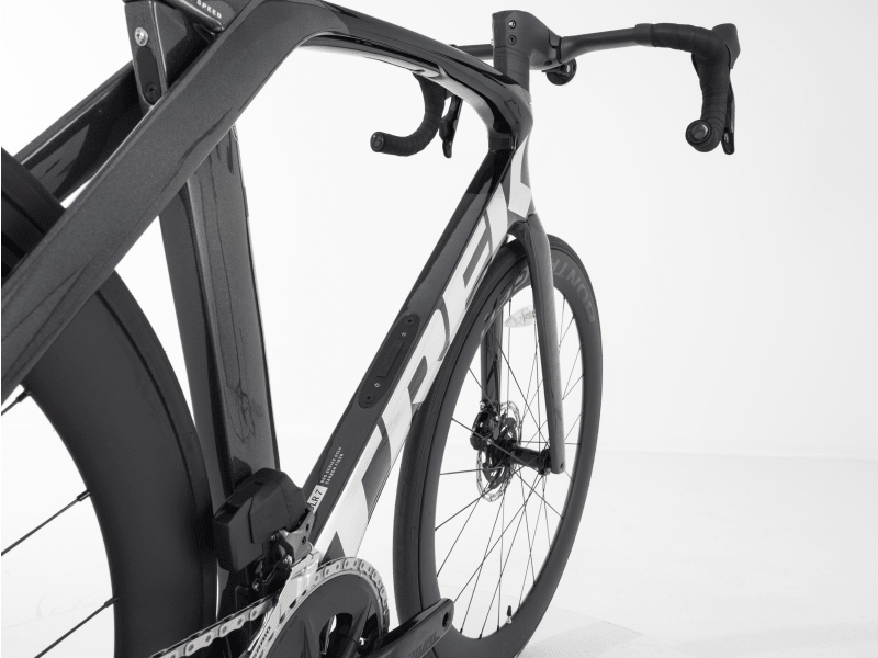 Trek madone slr 6 disc hotsell speed road