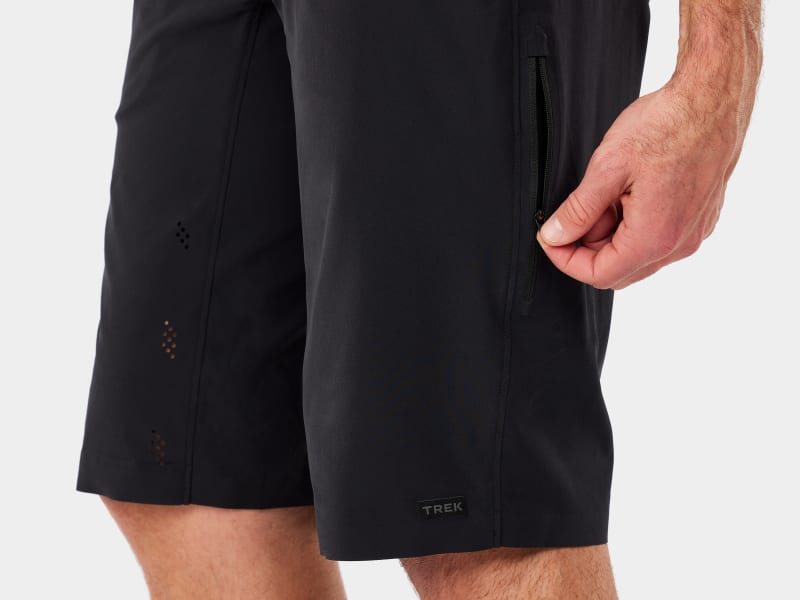 TREK SHORTS - BLACK