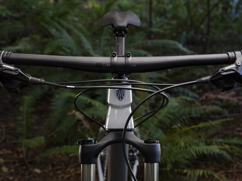 Trek x caliber 8 deals 2019 specs