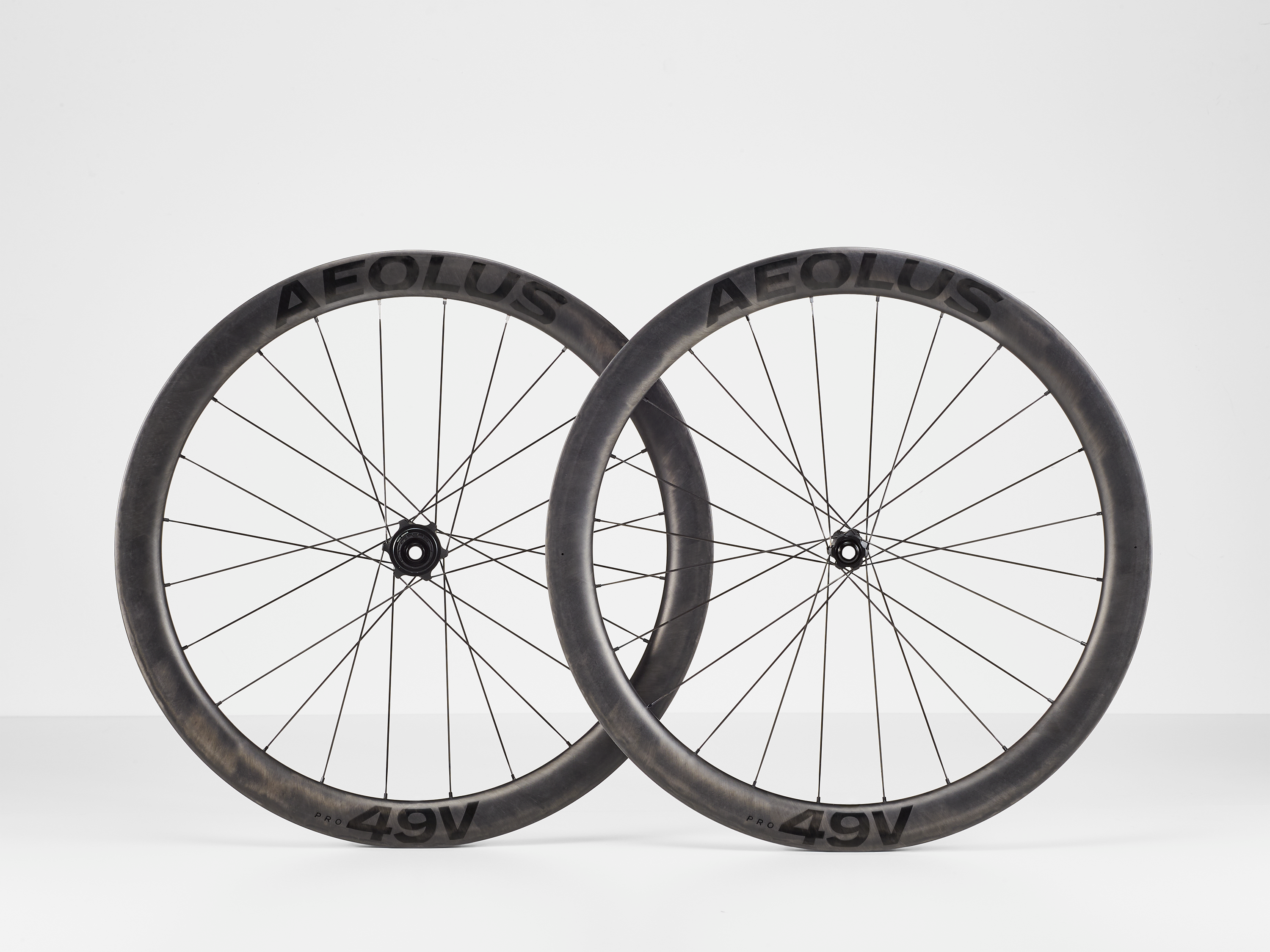 パーツ BONTRAGER Aeolus Pro 49V TLR DISC Bontrager Aeolus Pro 49V Disc TLR Road Wheel - Trek Bikes