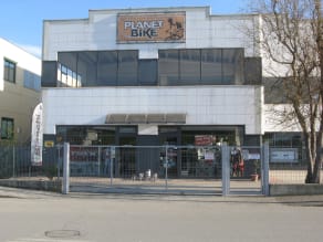 Trek discount flagship store