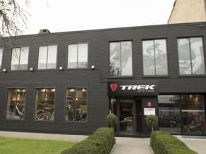 trek bicycle store brugge foto's