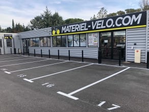 Matériel vélo en ligne sale
