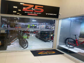 Trek showroom sales