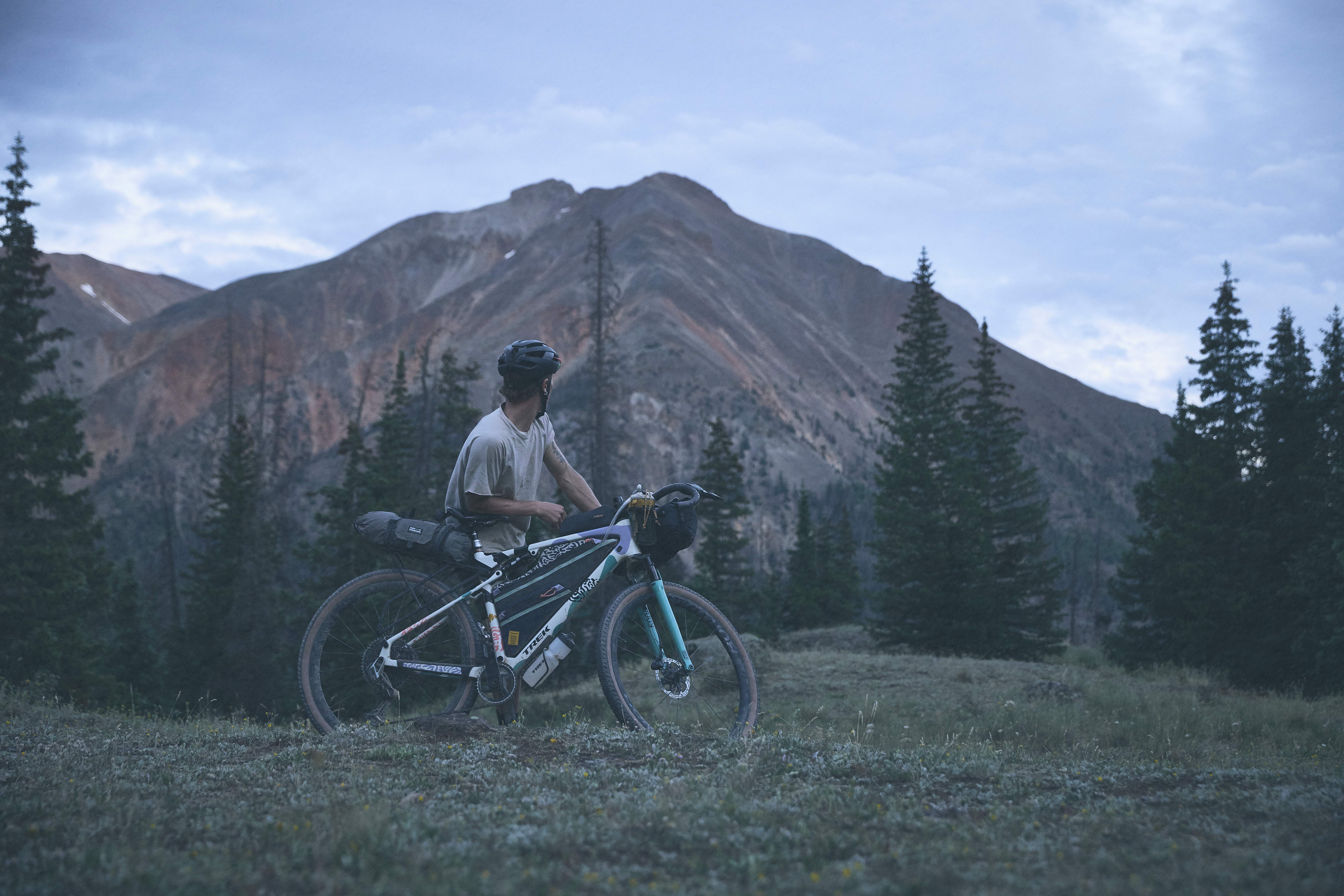 2026 CheckOUT SL 5 Gravel Road Bike banner 2