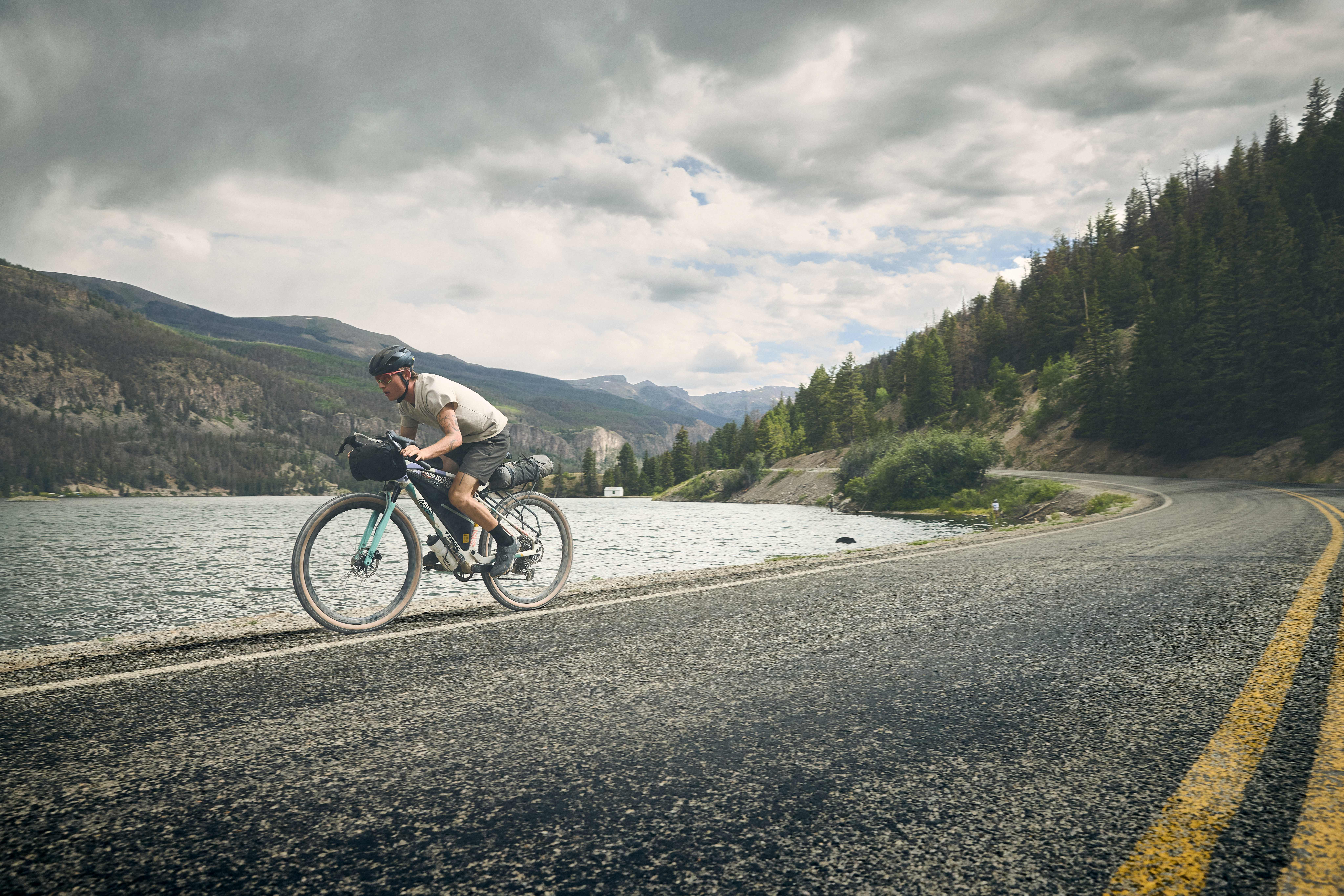 2026 CheckOUT SL 5 Gravel Road Bike banner 3