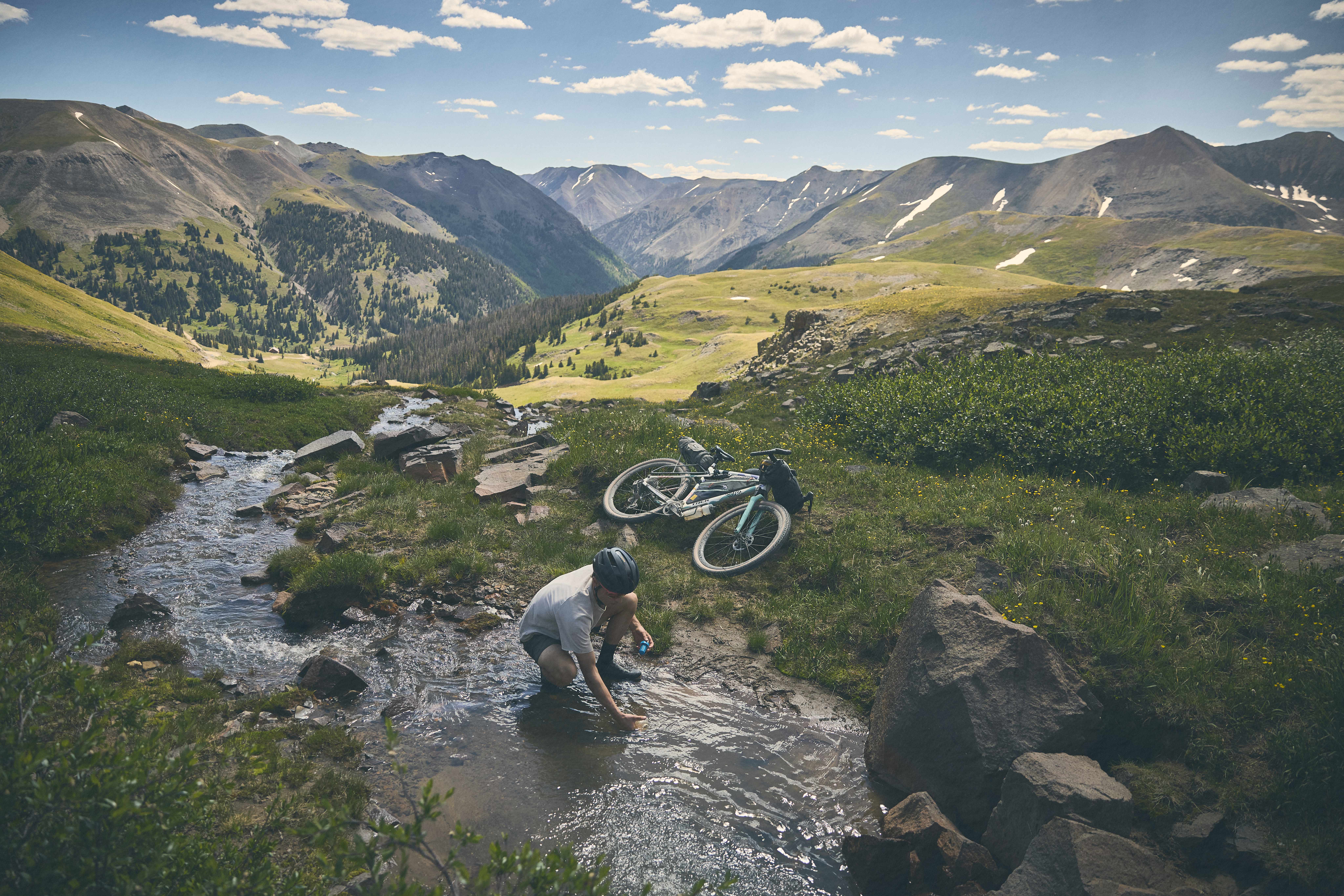 2026 CheckOUT SL 5 Gravel Road Bike banner 4