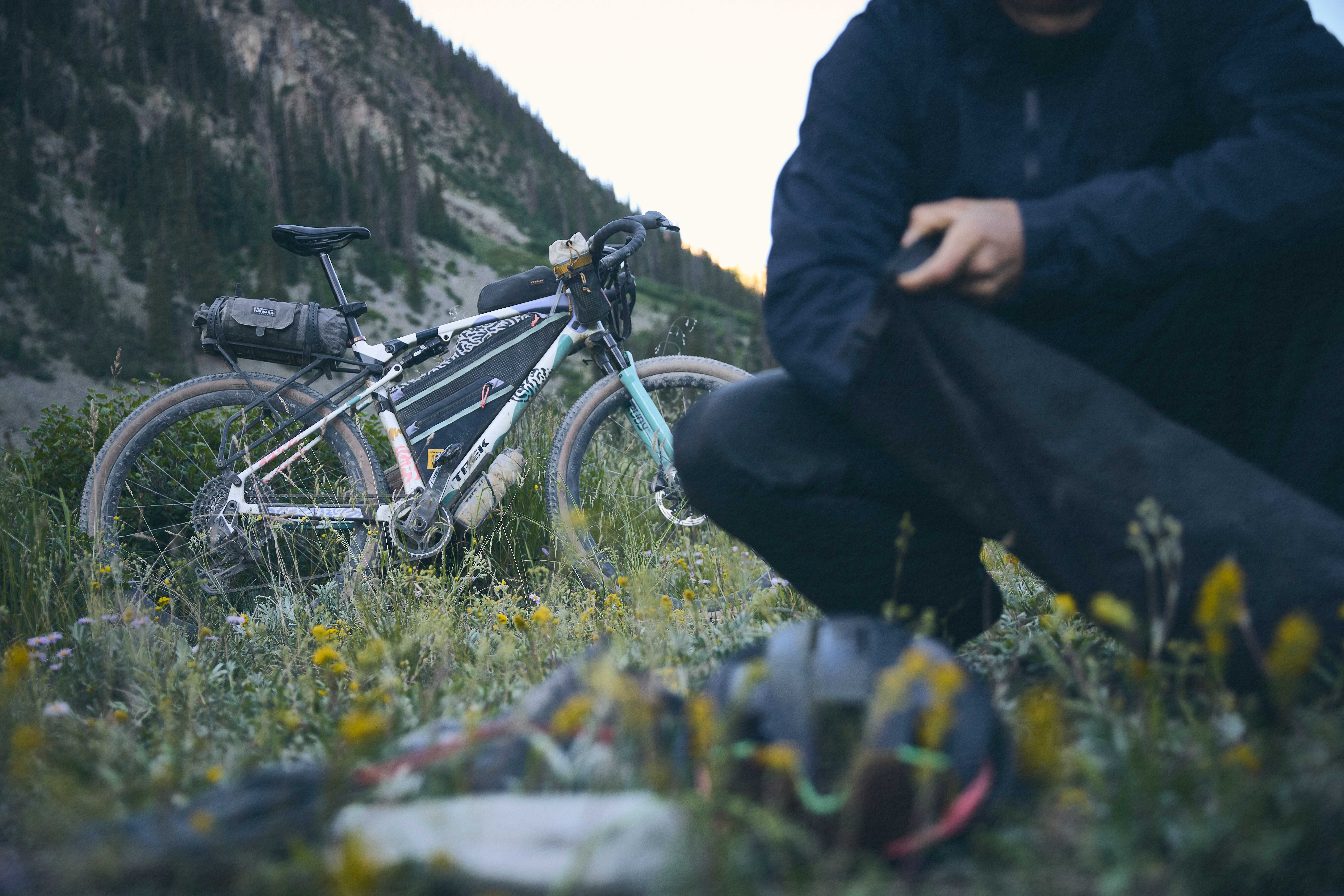 2026 CheckOUT SL 5 Gravel Road Bike banner 6