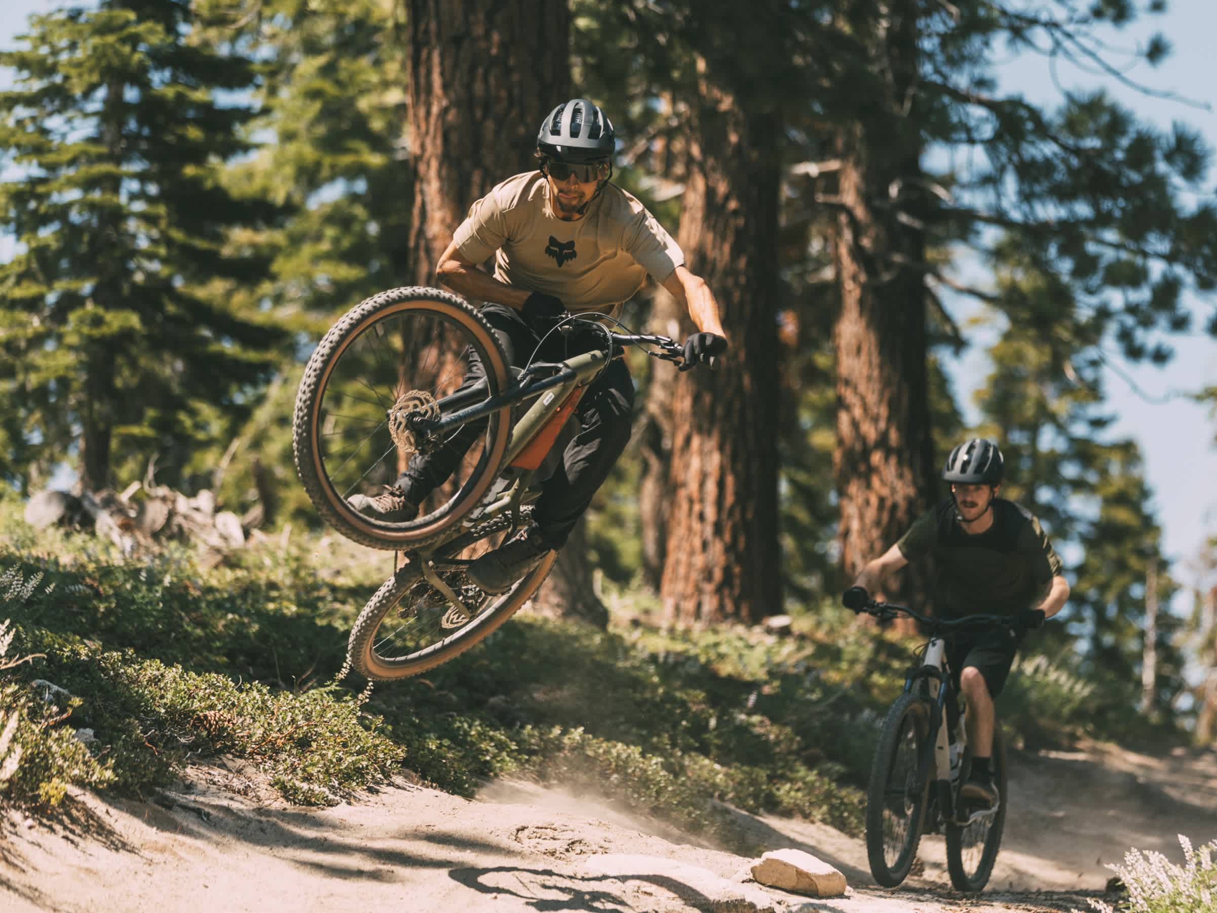 2026 Roscoe 8 Gen 4 Hardtail Mountain Bike banner 6