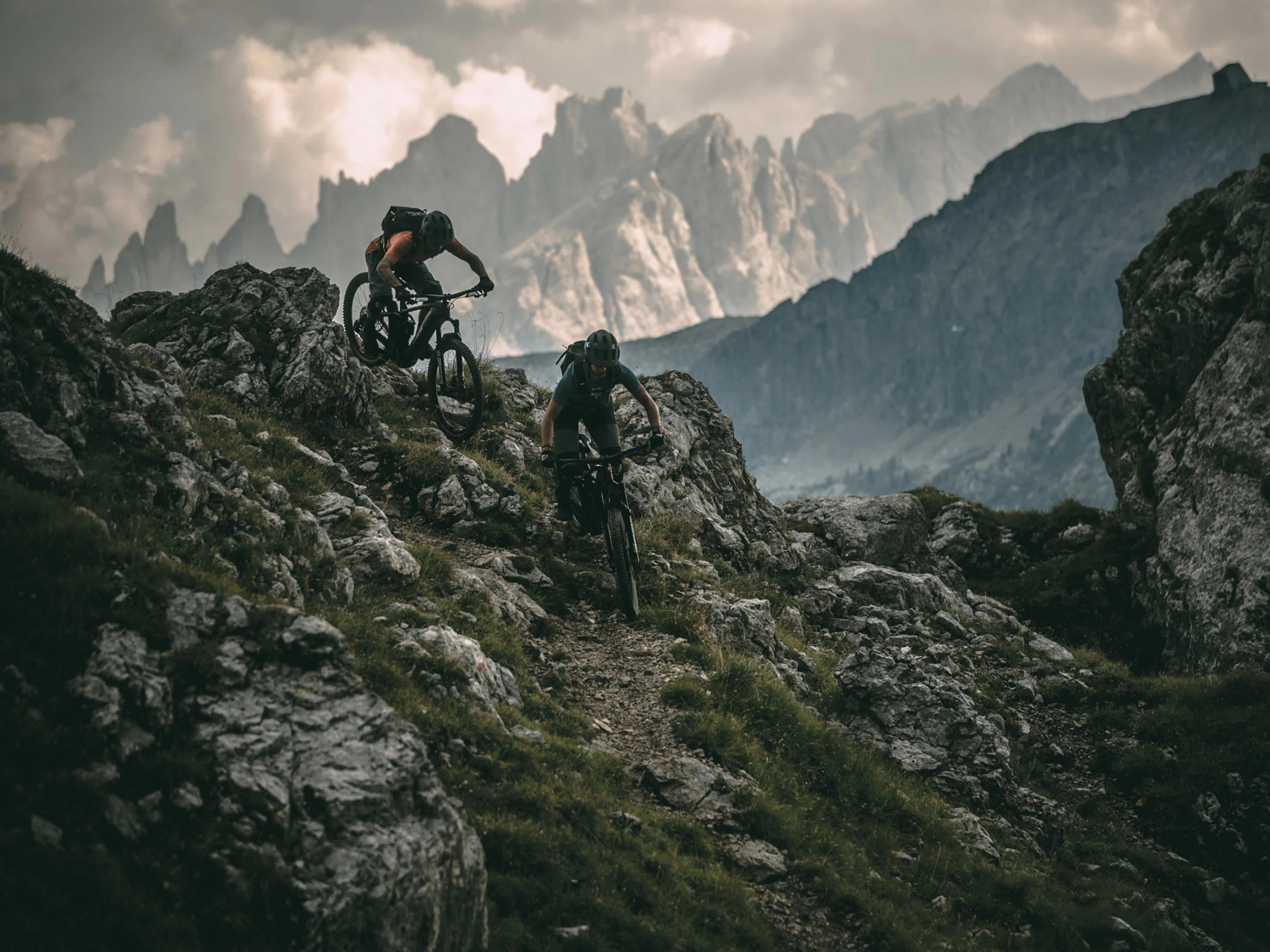 2026 Rail+ 8 Gen 5 Full Suspension Electric Mountain Bike banner 3