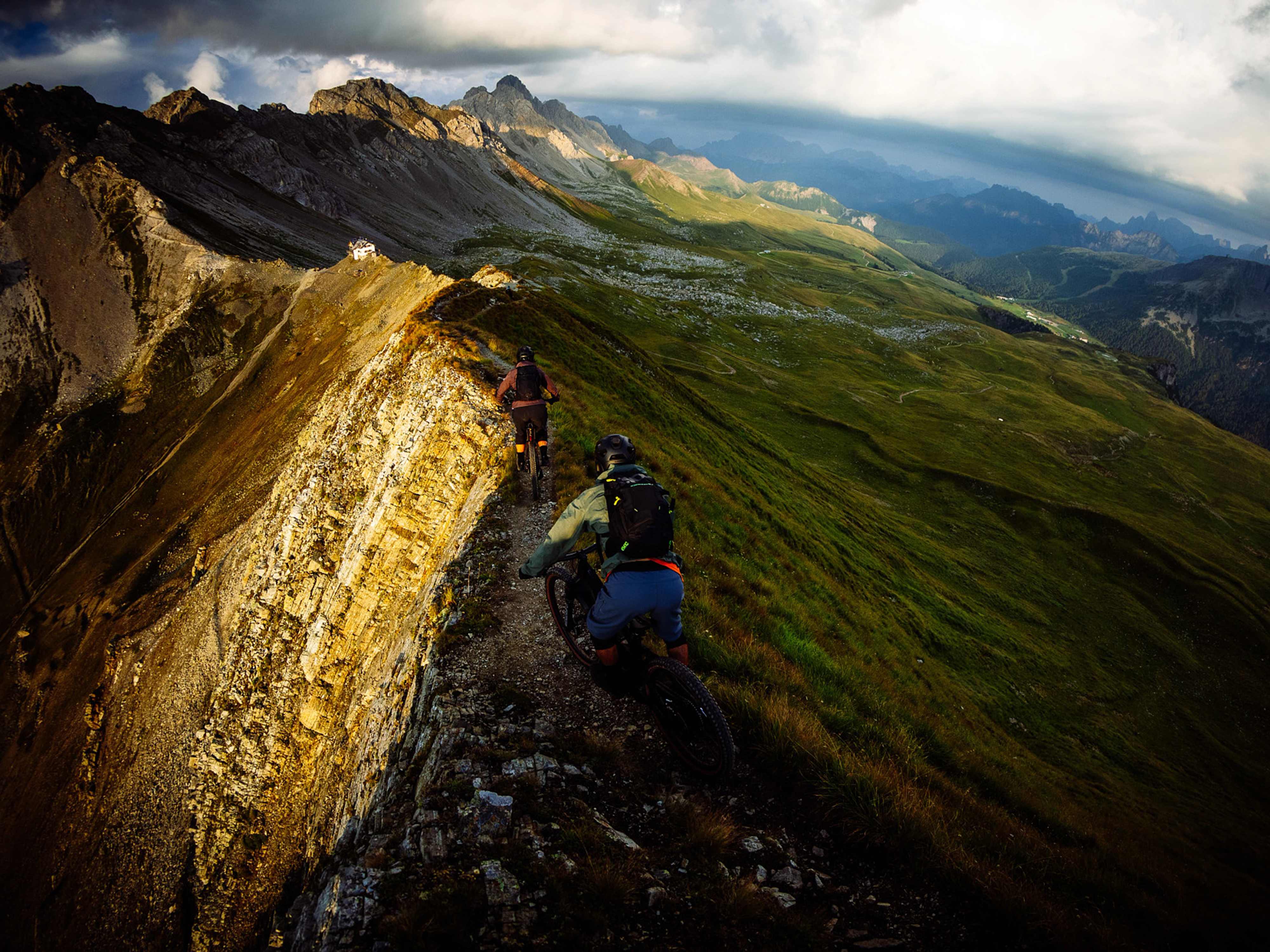 2026 Rail+ 8 Gen 5 Full Suspension Electric Mountain Bike banner 6