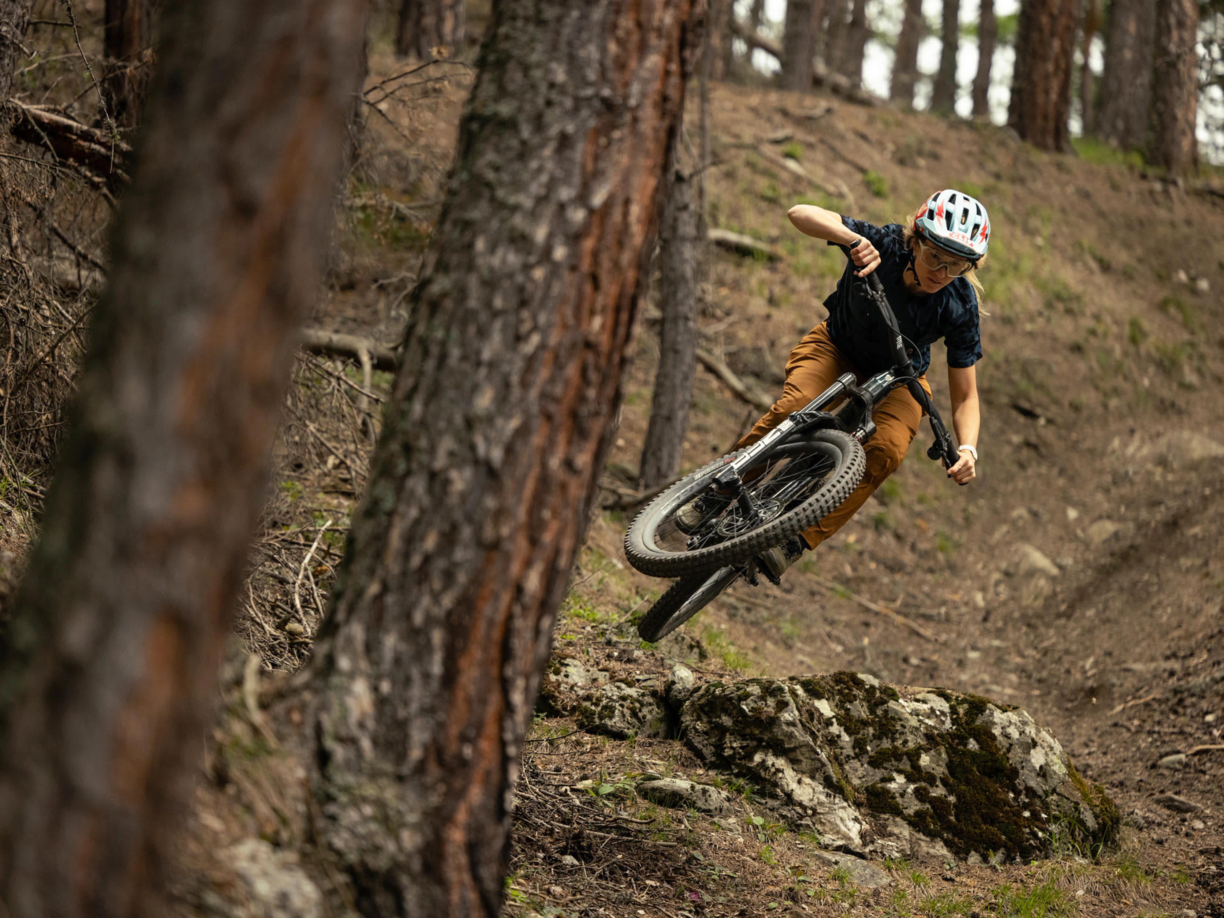 2025 Slash 9.9 X0 AXS T-Type Gen 6 Full Suspension Mountain Bike banner 5