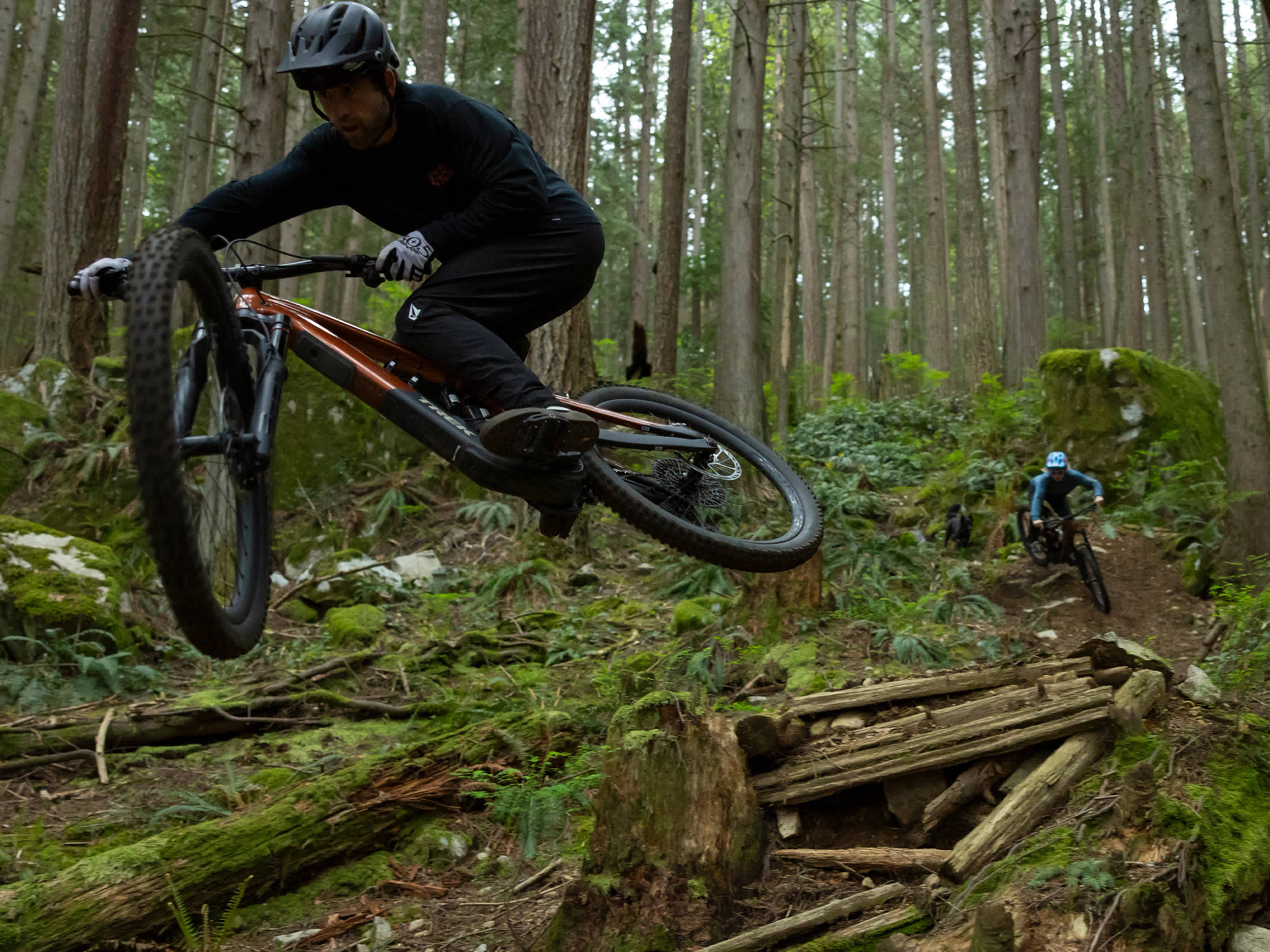 2025 Slash+ 9.7 SLX/XT Full Suspension Electric Mountain Bike banner 3