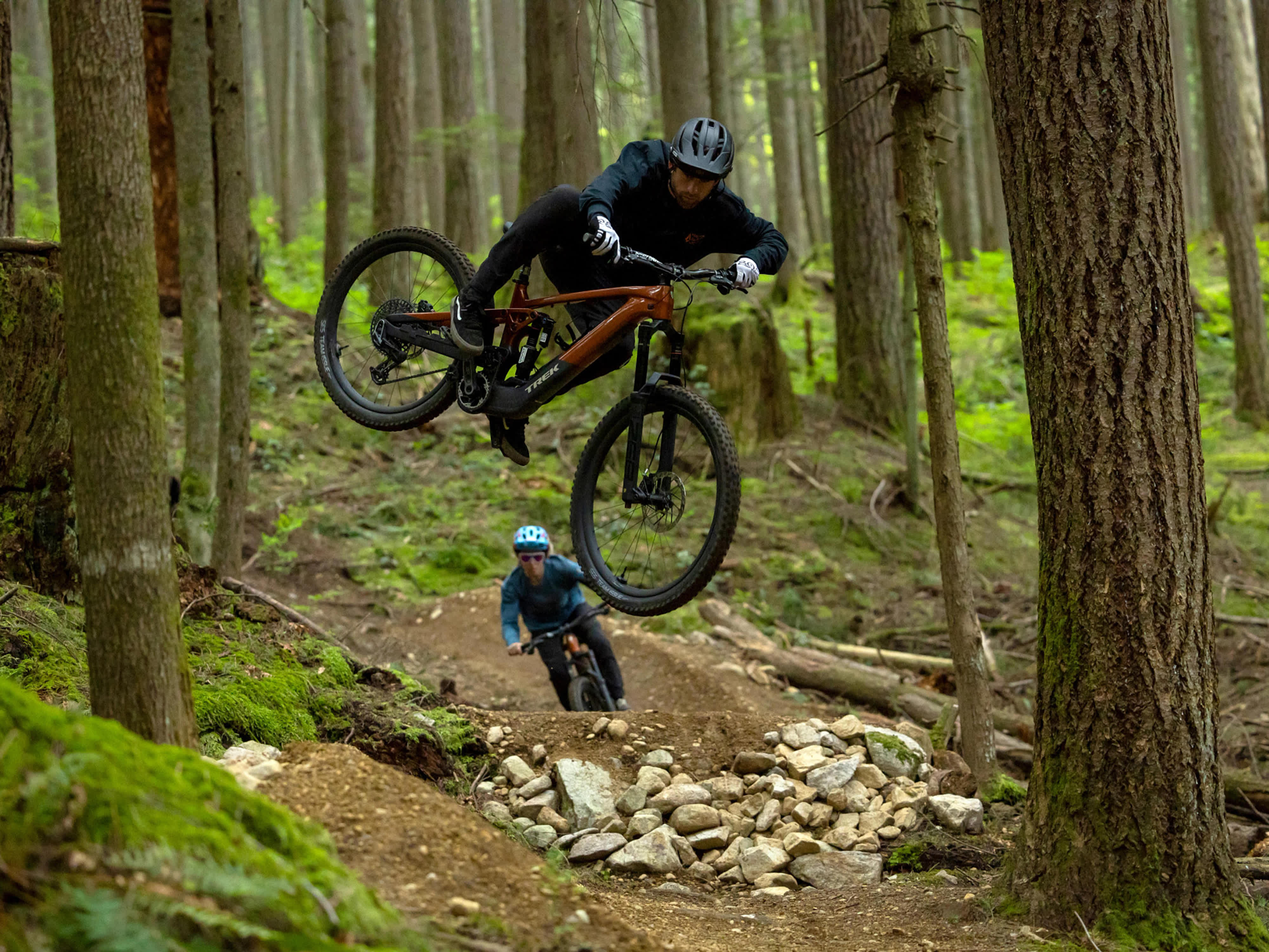 2025 Slash+ 9.7 SLX/XT Full Suspension Electric Mountain Bike banner 4