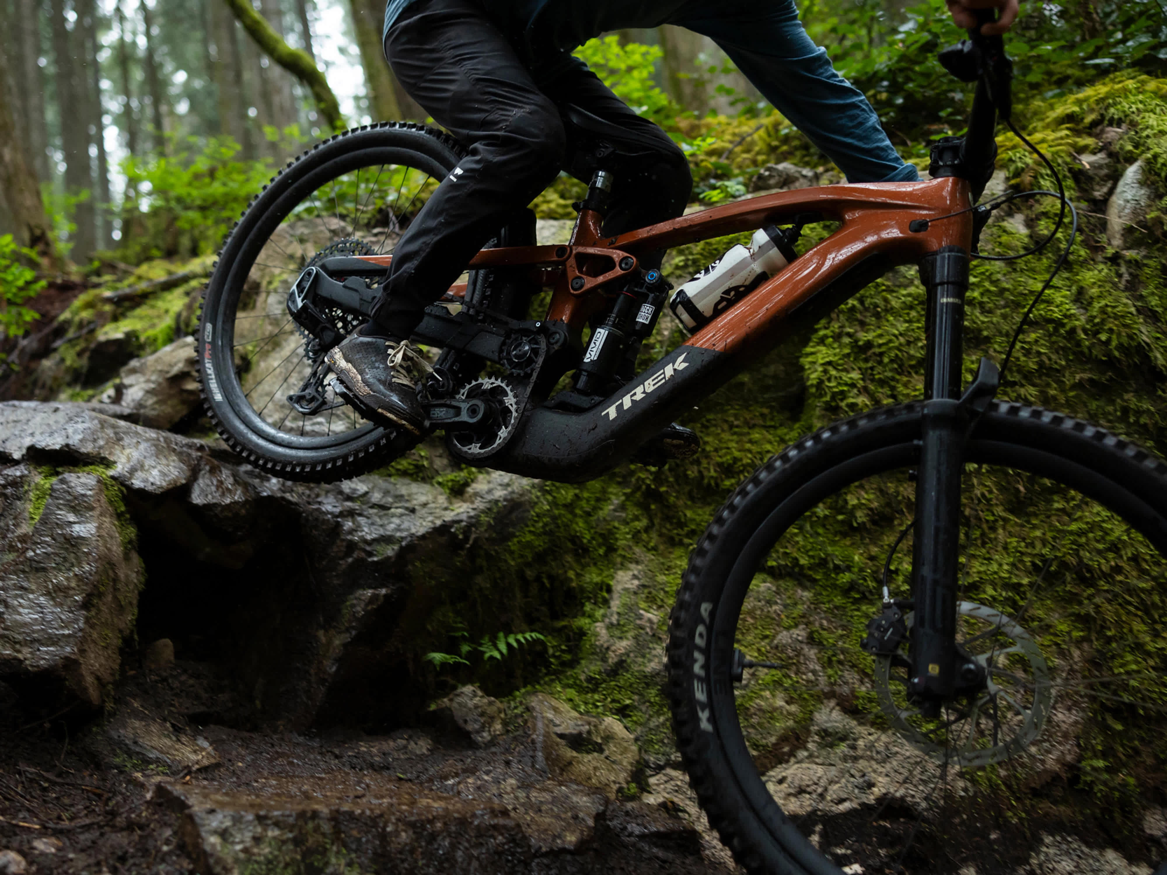 2025 Slash+ 9.7 SLX/XT Full Suspension Electric Mountain Bike banner 6