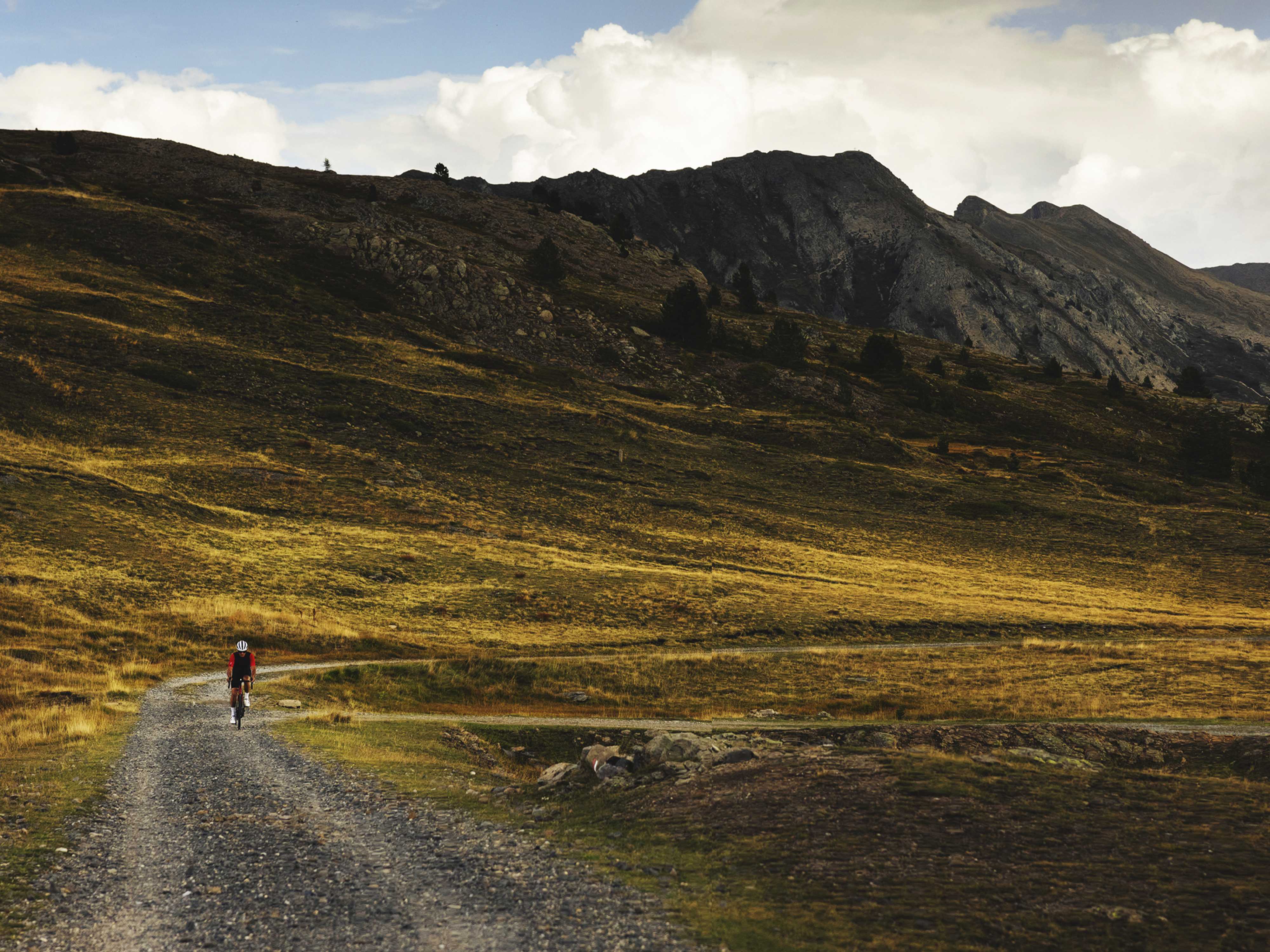 2026 Domane+ SLR 6 Electric Road Bike banner 2