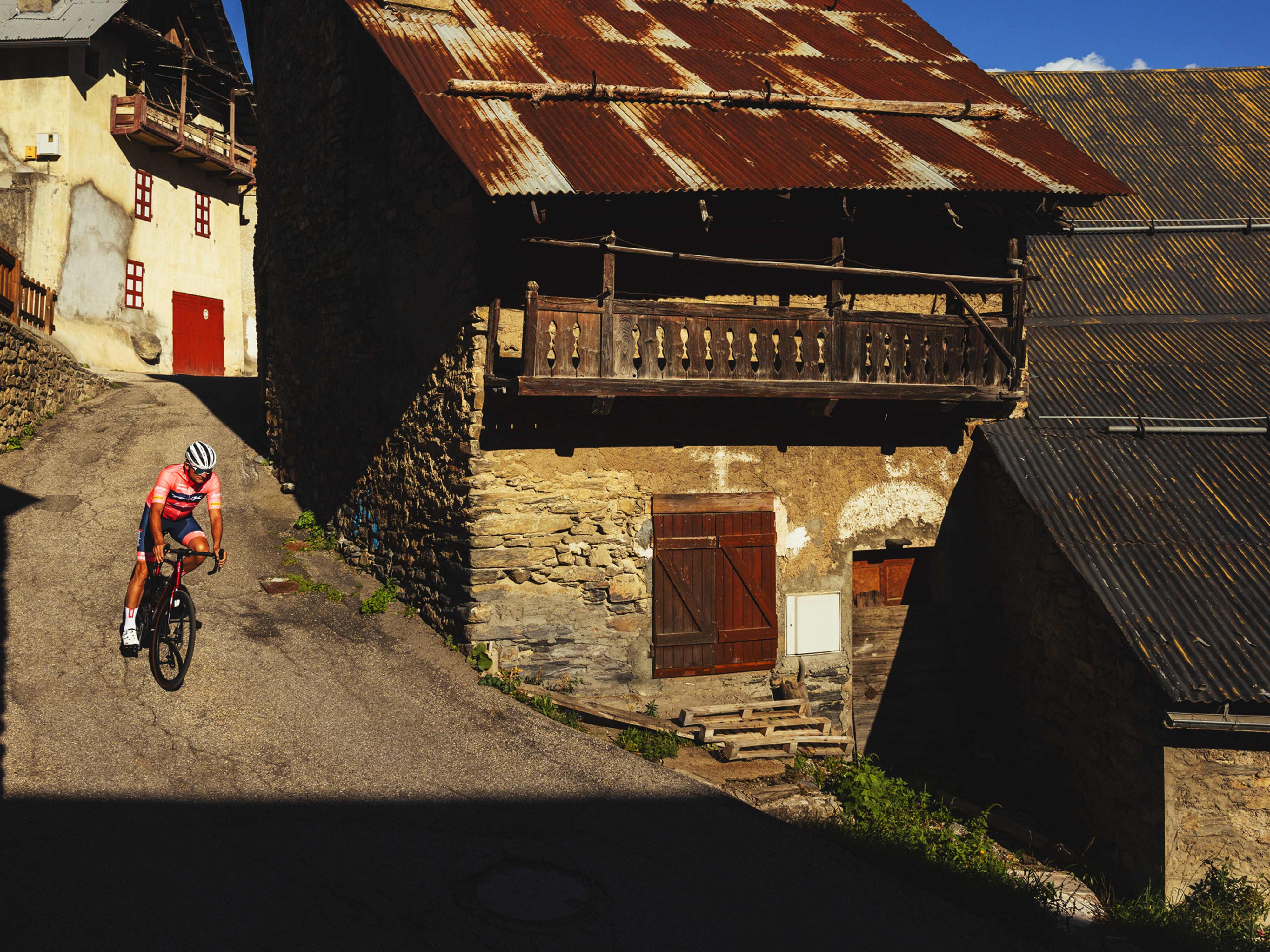 2026 Domane+ SLR 6 Electric Road Bike banner 6