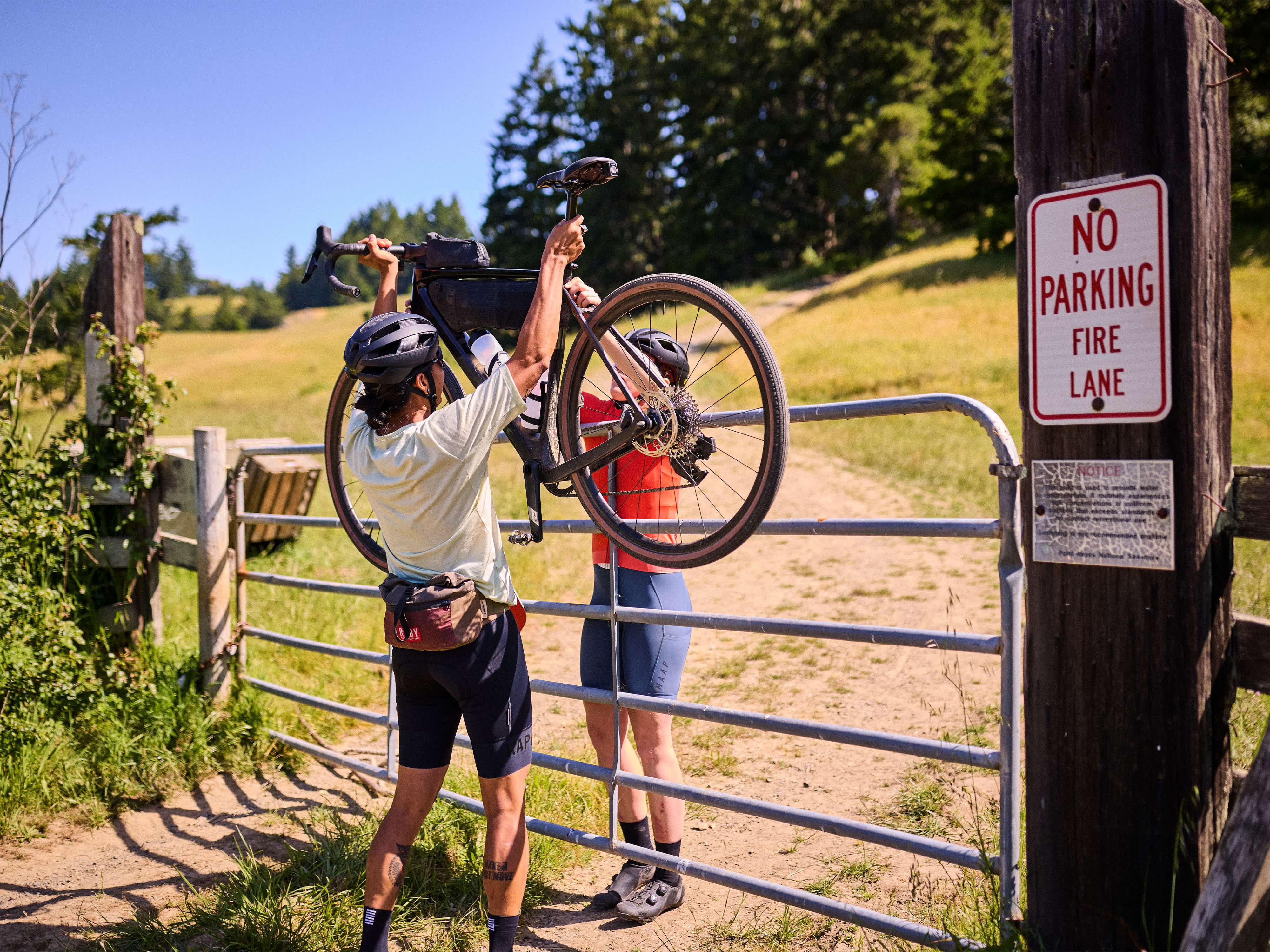 2026 Checkpoint SL 6 AXS Gen 3 Gravel Road Bike banner 2