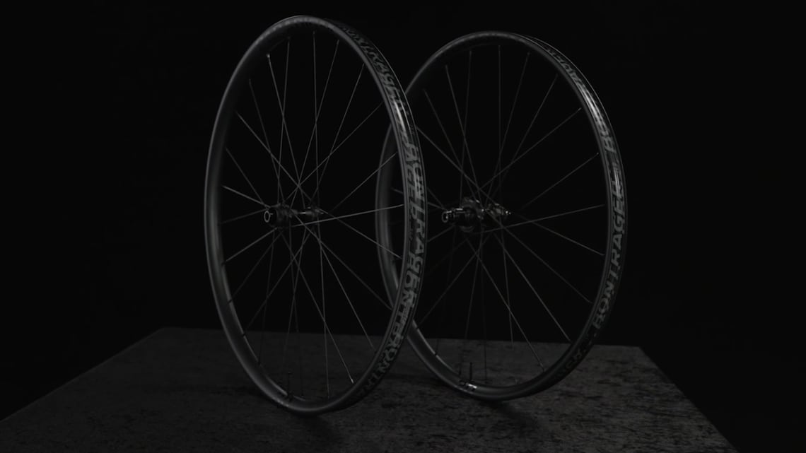 Bontrager Paradigm Pro 30 TLR Disc ロードホイール - Trek