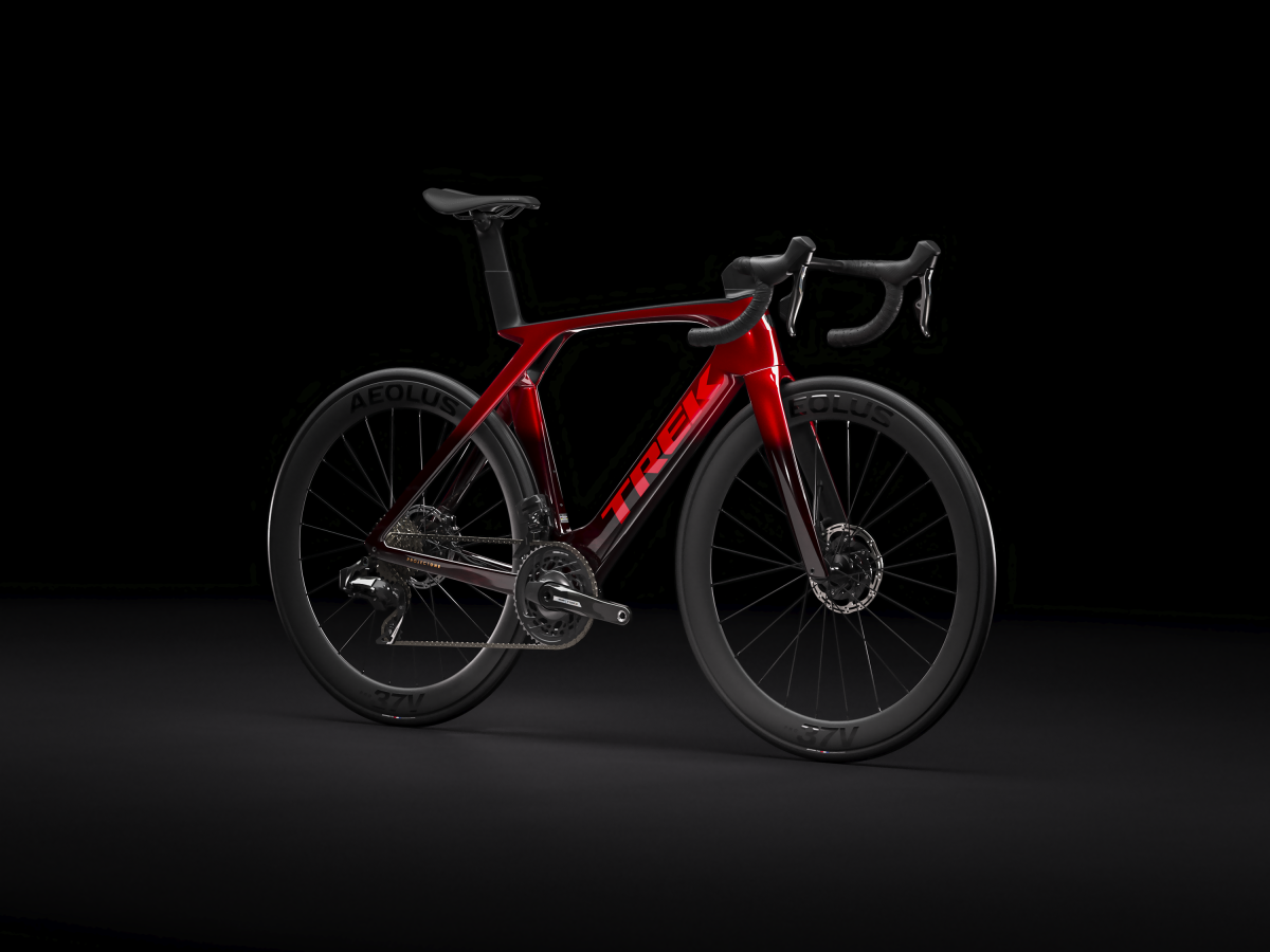Bicicleta de carretera de carbono, marca Trek Madone, modelo 2023 SL 7 AXS  — OnVeló Cycling